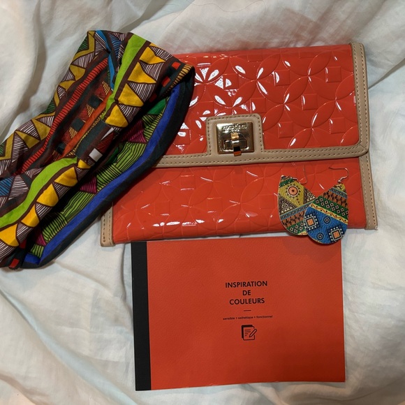 🧡🧡Spartina 449 Orange and Cream Leather Clutch With Colorful Fall Bundle.🧡🧡 - Picture 15 of 16